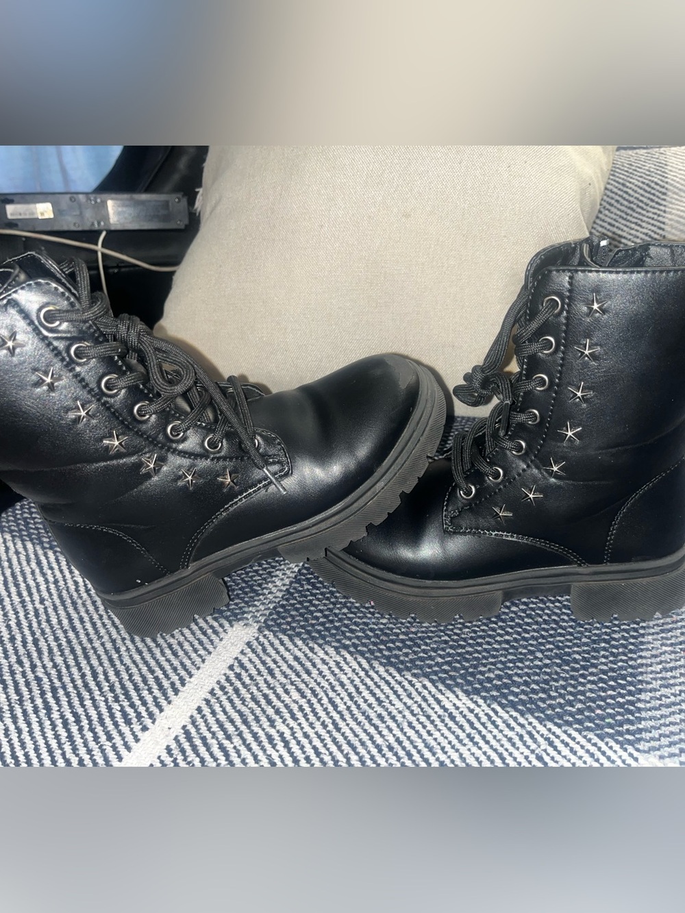 Wondernation girls black boots with star details size 1